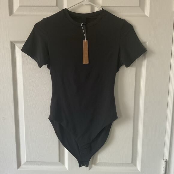 Skims Fits Everybody T-Shirt Bodysuit Short Sleeve Onyx Black Size Medium - Picture 3 of 4